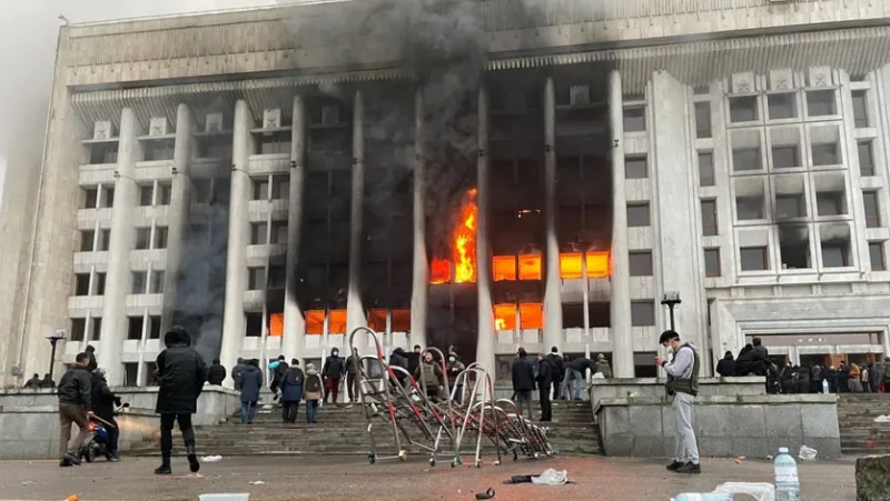 Kazakistan'daki olaylarda korkunç görüntüler! Ölü ve yaralı sayısı artıyor - Sayfa 56