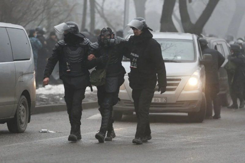 Kazakistan'daki olaylarda korkunç görüntüler! Ölü ve yaralı sayısı artıyor - Sayfa 2