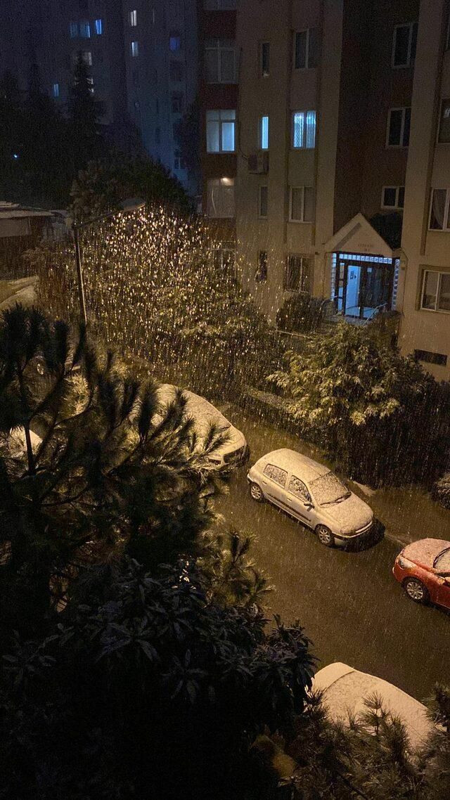 İstanbul'da beklenen kar yağışı başladı! Cadde ve sokaklar bir anda beyaza büründü - Sayfa 10