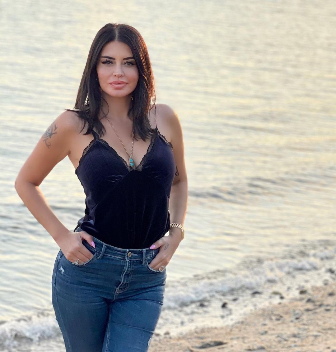 Gülşen’i sert sözlerle eleştiren Ebru Polat’tan seksi dans! "Çakma taklitlerim nerede" - Sayfa 19