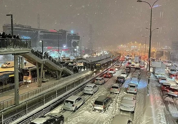 İmamoğlu'nu savundular ama... Balıkçı ziyareti doğrulanınca, atılan tweetler silindi - Sayfa 1