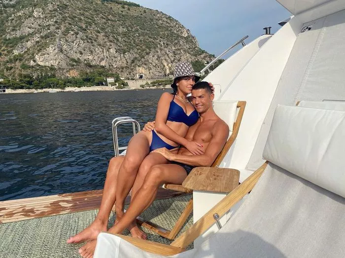 Ronaldo’nun nişanlısına ağır sözler! Aile üyelerini kızdırdı! - Sayfa 21