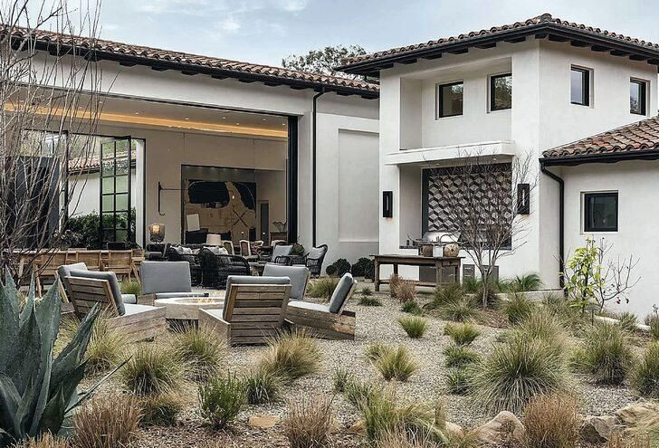 Ünlü sunucu emlak işine girdi! Yeni aldığı evini 1.9 milyon karla satıyor - Sayfa 1