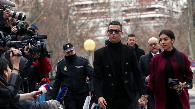 Cristiano Ronaldo Instagram'dan yaptığı tek paylaşımla maaşının üç katını kazanıyor! - Sayfa 6