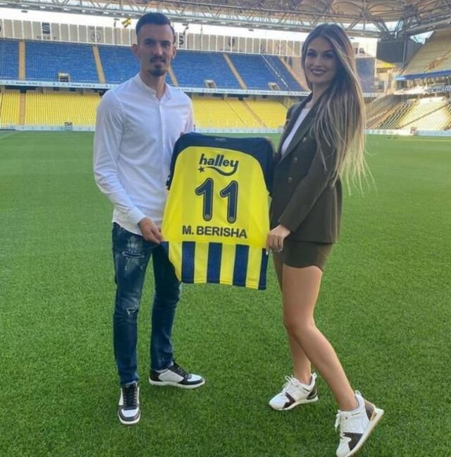 Fenerbahçe'nin güzel yengesi yine taraftarla atıştı: "Yaptıklarını rüyanızda göremezsiniz" - Sayfa 2