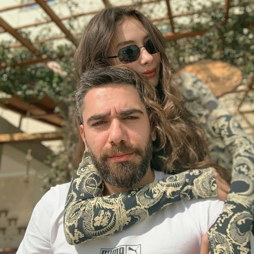 Neslihan Atagül ile Kadir Doğulu'dan Sevgililer Günü paylaşımı! Kucağında poz verdi