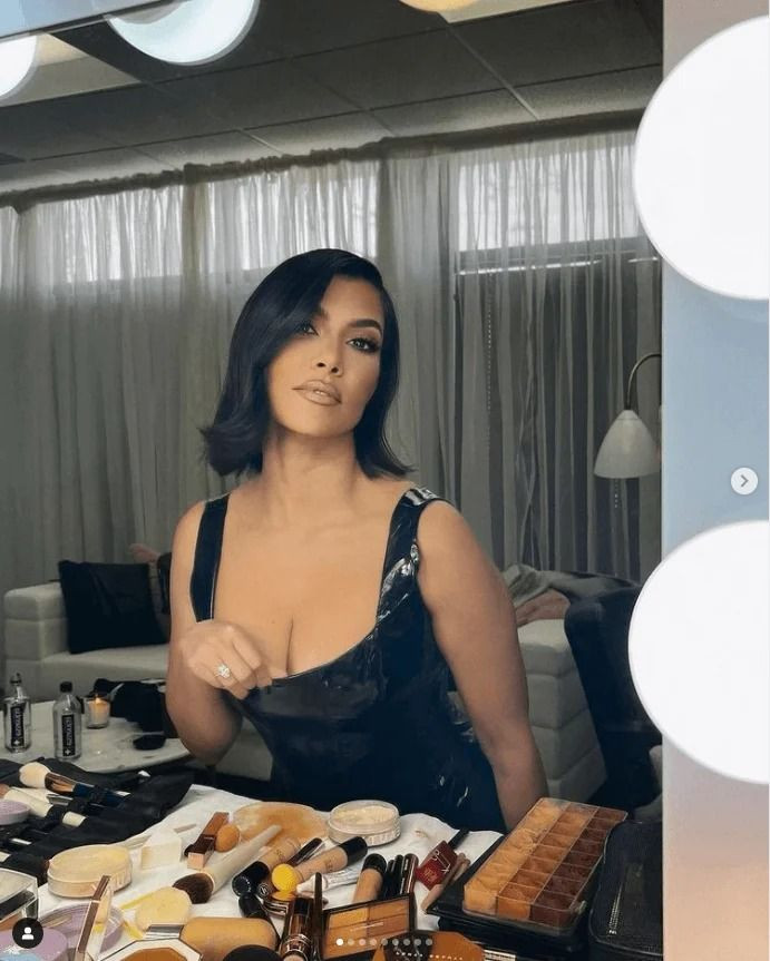 Kourtney Kardashian’dan küvet başında poz! Baştan aşağı transparan… - Sayfa 2