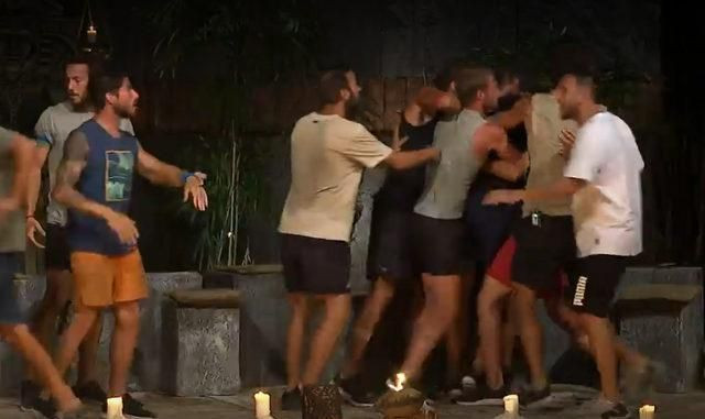 Survivor'da kavga eden Yasin ve Hikmet diskalifiye oldu mu? Acun Ilıcalı açıkladı! - Sayfa 6