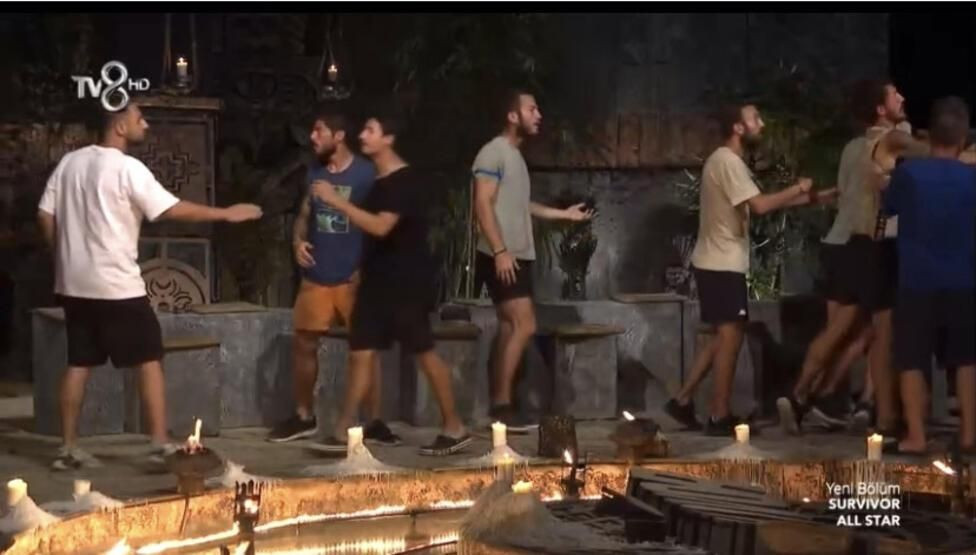 Survivor’da görülmemiş kavga: Hikmet ve Yasin yumruk yumruğa birbirine girdi! - Sayfa 4