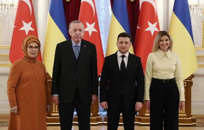 Rusya öldürmek istiyor ancak o kocasının yanında! İşte Ukrayna'nın gözü kara First Lady'si - Sayfa 6