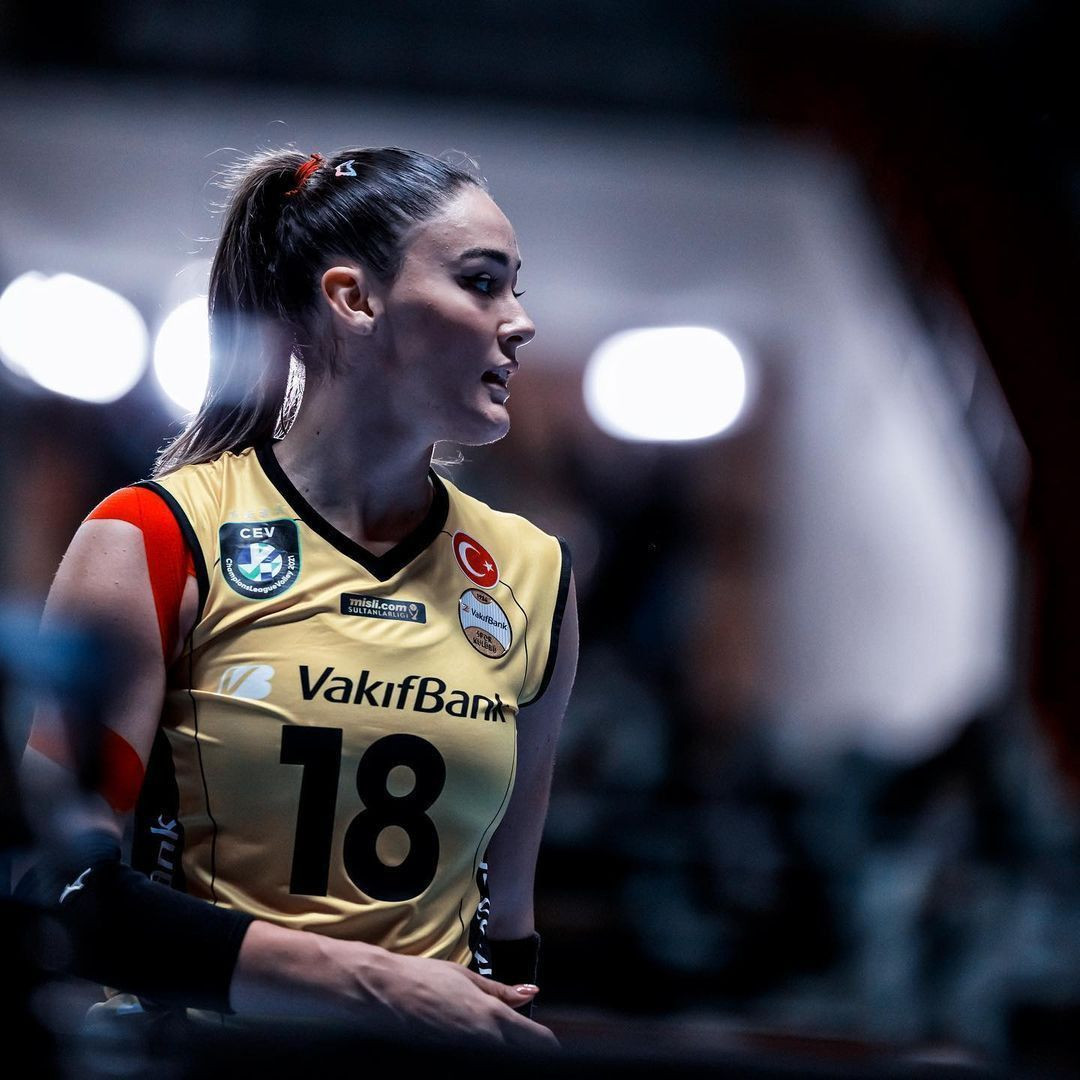 Ünlü voleybolcu Zehra Güneş’in son haline tepki yağdı! ‘Yazık ettin kendine…’ - Sayfa 37