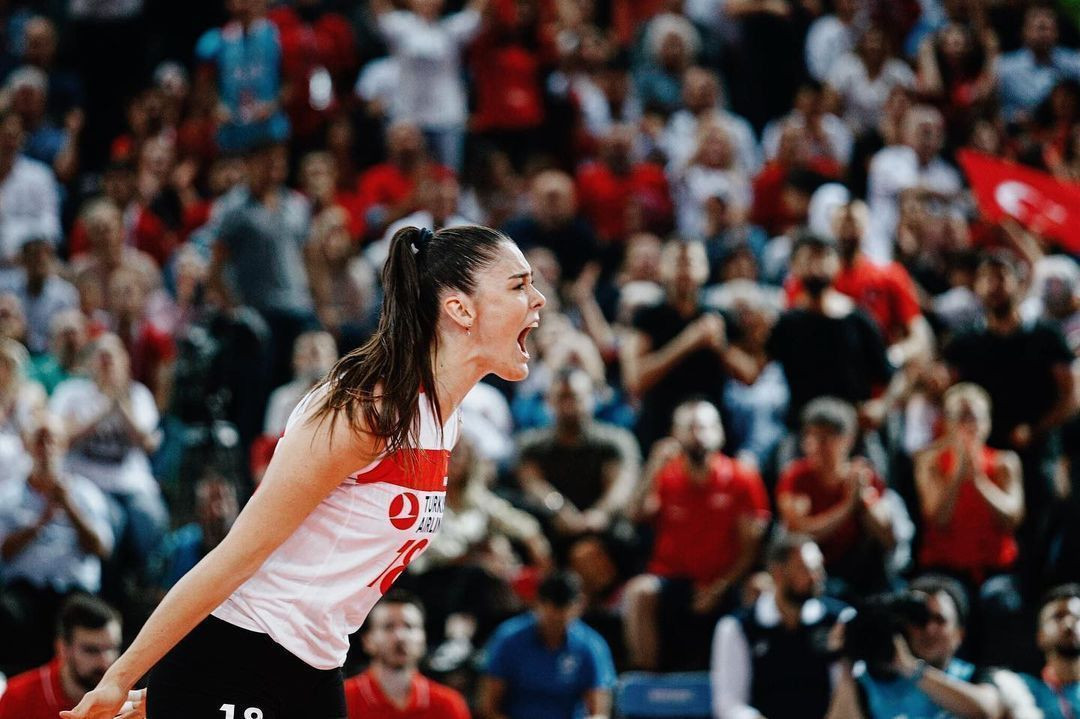 Ünlü voleybolcu Zehra Güneş’in son haline tepki yağdı! ‘Yazık ettin kendine…’ - Sayfa 36