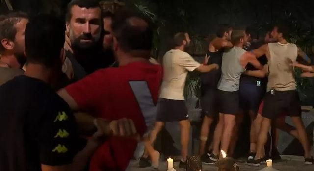 Survivor Yasin Obuz’un ‘Acun bana racon kesemez’ sözleri çıldırttı! Ilıcalı’nın cevabı sert oldu… - Sayfa 1