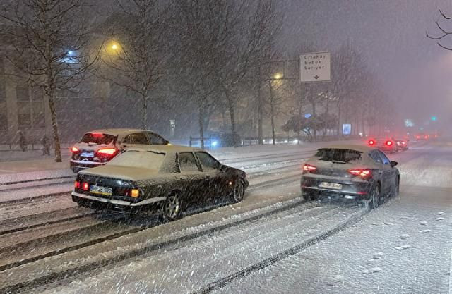 Kar şiddetini artırdı, İstanbul beyaza büründü! İşte megakentten kar manzaraları - Sayfa 7