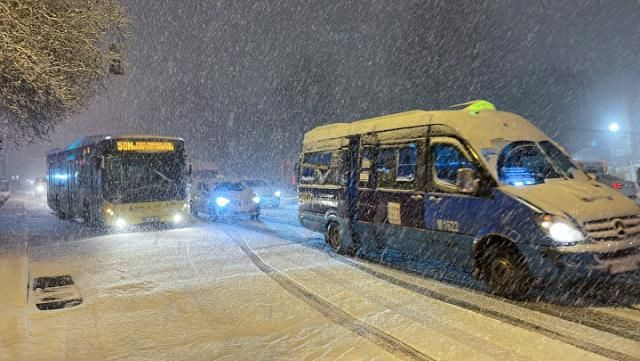 Kar şiddetini artırdı, İstanbul beyaza büründü! İşte megakentten kar manzaraları - Sayfa 8