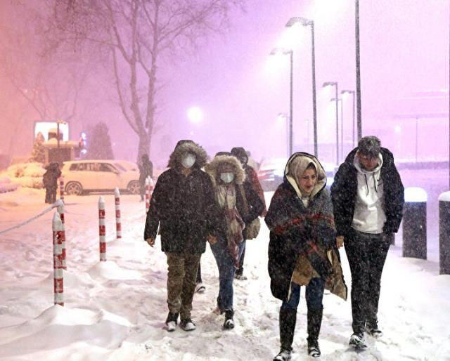 Kar şiddetini artırdı, İstanbul beyaza büründü! İşte megakentten kar manzaraları - Sayfa 6