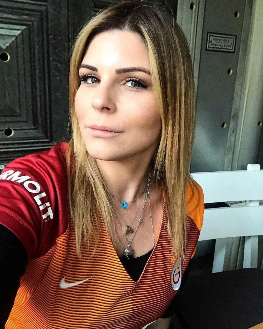 Pelin Öztekin’in maç kavgası karakolda bitti! ‘Sen nasıl Galatasaraylısın’ deyip... - Sayfa 1