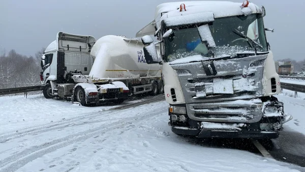 TEM Otoyolu'nda korkunç kaza! 14 TIR, 8 otomobil ve 3 otobüs birbirine girdi - Sayfa 15