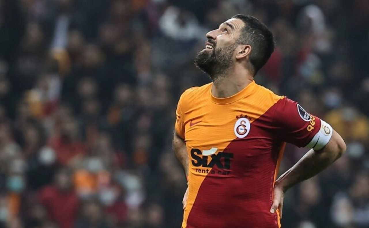 Arda Turan'ın derbideki görüntüsü sosyal medyada gündem oldu! ‘Olsun beyler ter attık..!’ - Sayfa 1