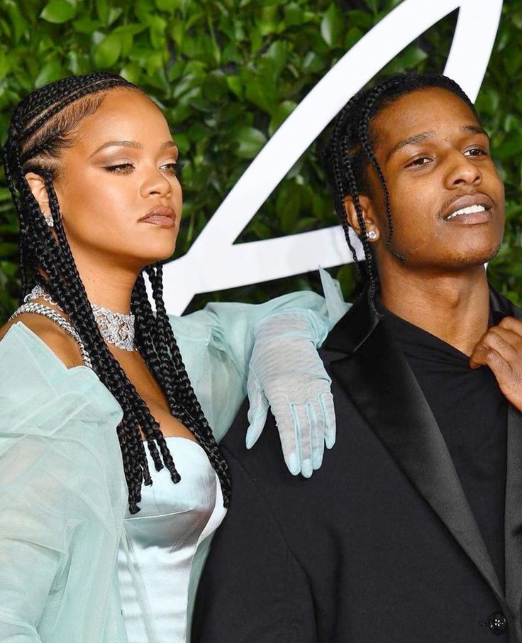 Sosyal medya bunu konuşuyor: Rihanna bebeğinin babasını, yakın arkadaşıyla bastı - Sayfa 3