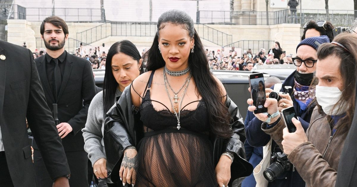 Sosyal medya bunu konuşuyor: Rihanna bebeğinin babasını, yakın arkadaşıyla bastı - Sayfa 5