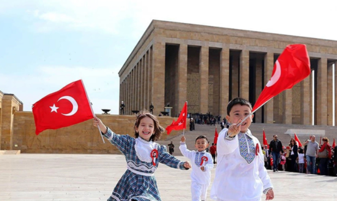 23 Nisan Ulusal Egemenlik ve Çocuk Bayramı coşkusu yine yeniden sokaklarda - Sayfa 1