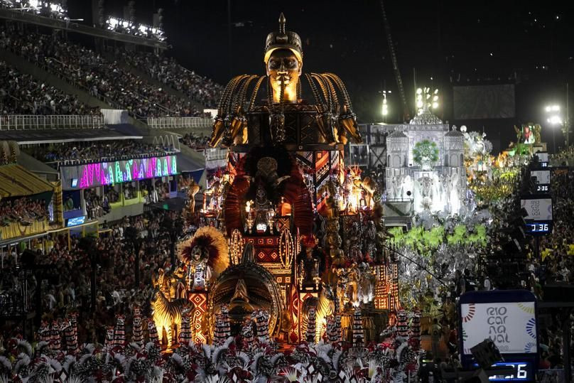 Rio Karnavalı büyük bir coşkuyla başladı - Sayfa 17