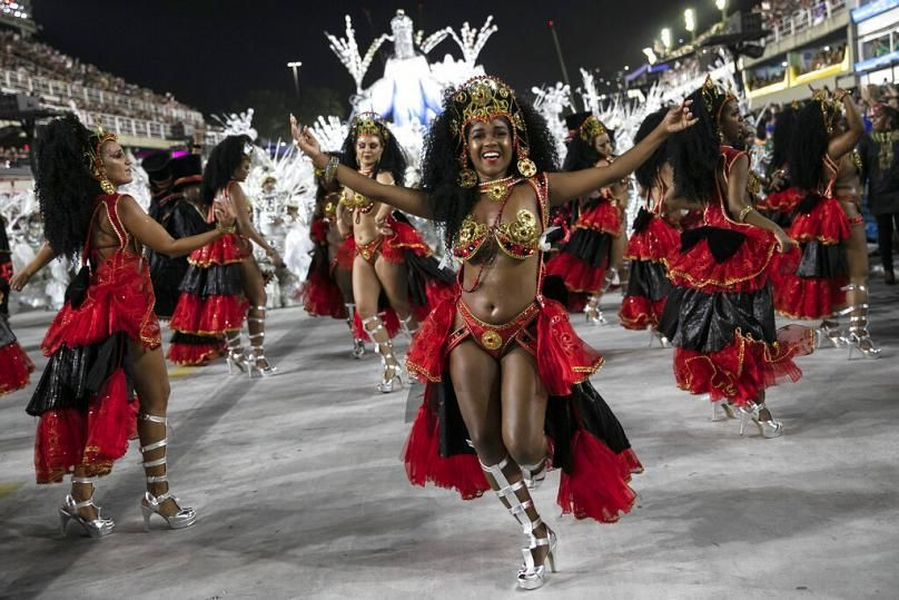 Rio Karnavalı büyük bir coşkuyla başladı - Sayfa 18