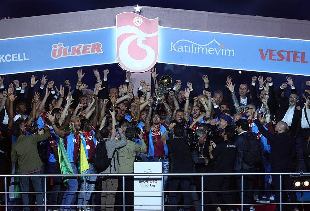 Şampiyon Trabzonspor, kupasına kavuştu! İşte kutlamalardan enfes görüntüler - Sayfa 18