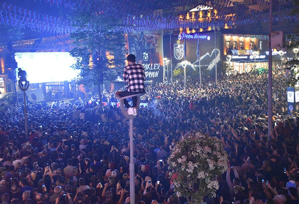 Şampiyon Trabzonspor, kupasına kavuştu! İşte kutlamalardan enfes görüntüler - Sayfa 26