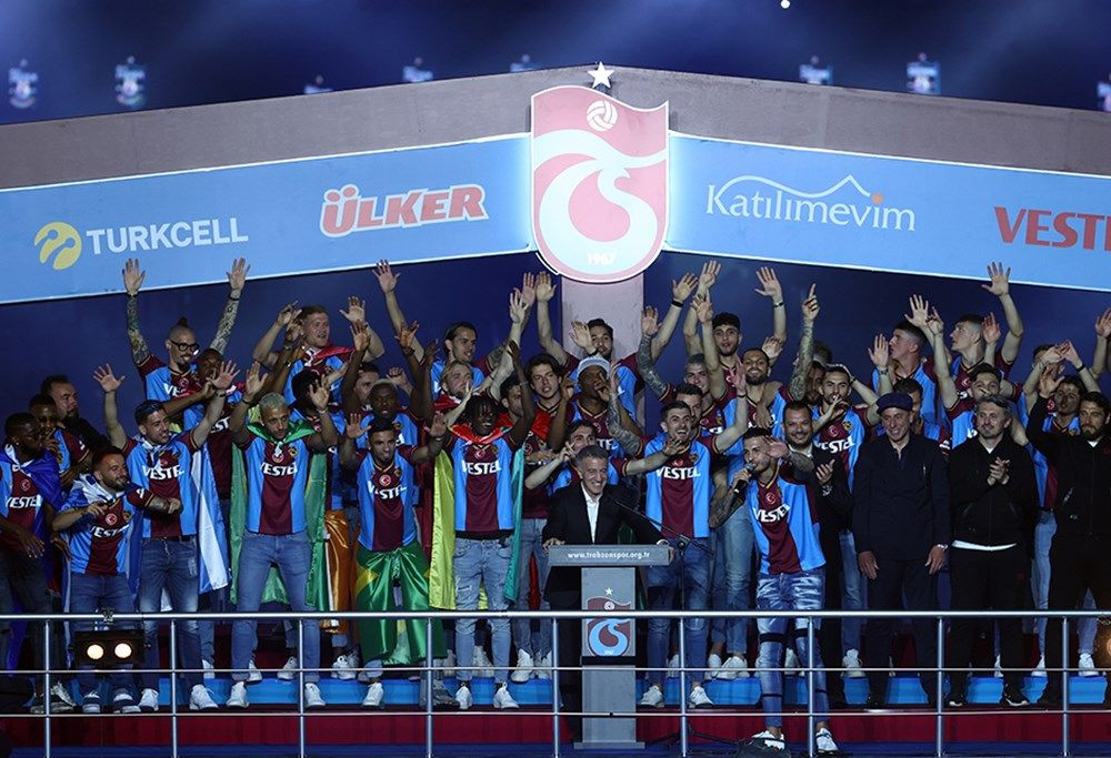 Şampiyon Trabzonspor, kupasına kavuştu! İşte kutlamalardan enfes görüntüler - Sayfa 30