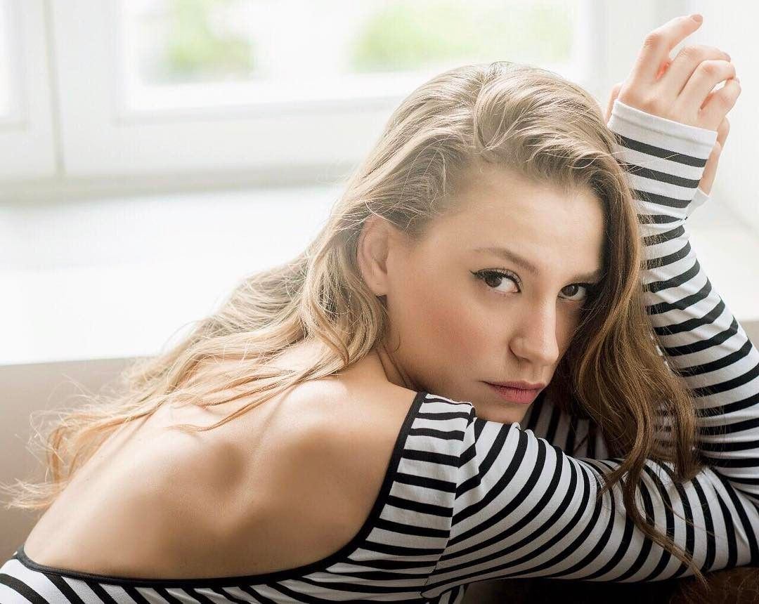 Serenay Sarıkaya'nın aksesuarı alay konusu oldu! Danla Bilic'ten gönderme geldi - Sayfa 19