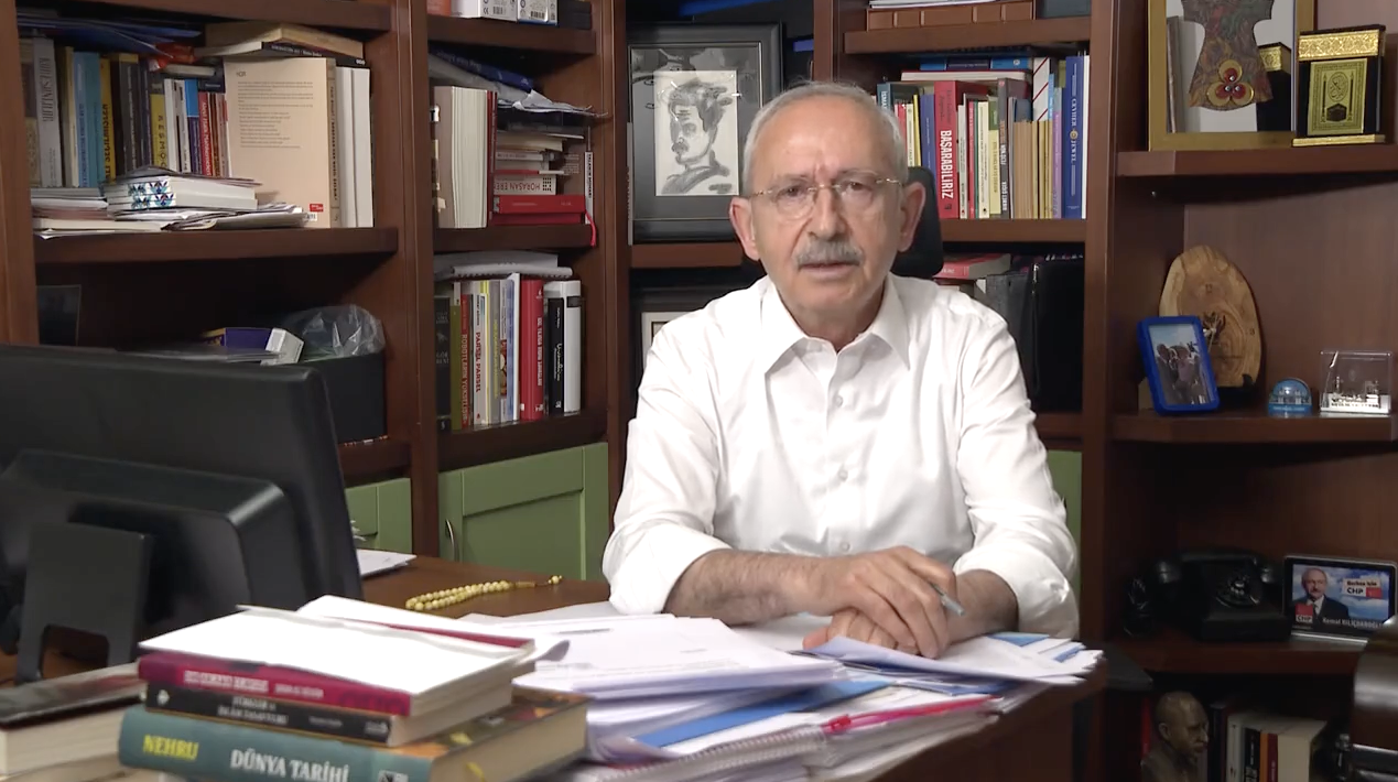 Kılıçdaroğlu'nun masasındaki ayrıntı dikkat çekti! "Kime mesaj verdi?" - Sayfa 4