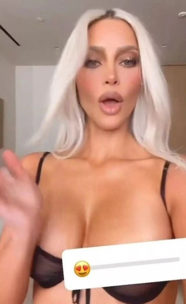 Kim Kardashian'ın canlı yayın kazası! Meme ucunun göründüğünü fark edince... - Sayfa 3