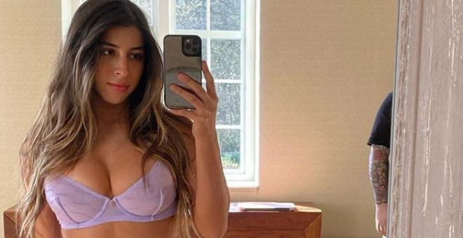 Ünlü fenomen Shannon Singh bikini üstünü çıkardı, tangasıyla kaldı! - Sayfa 15