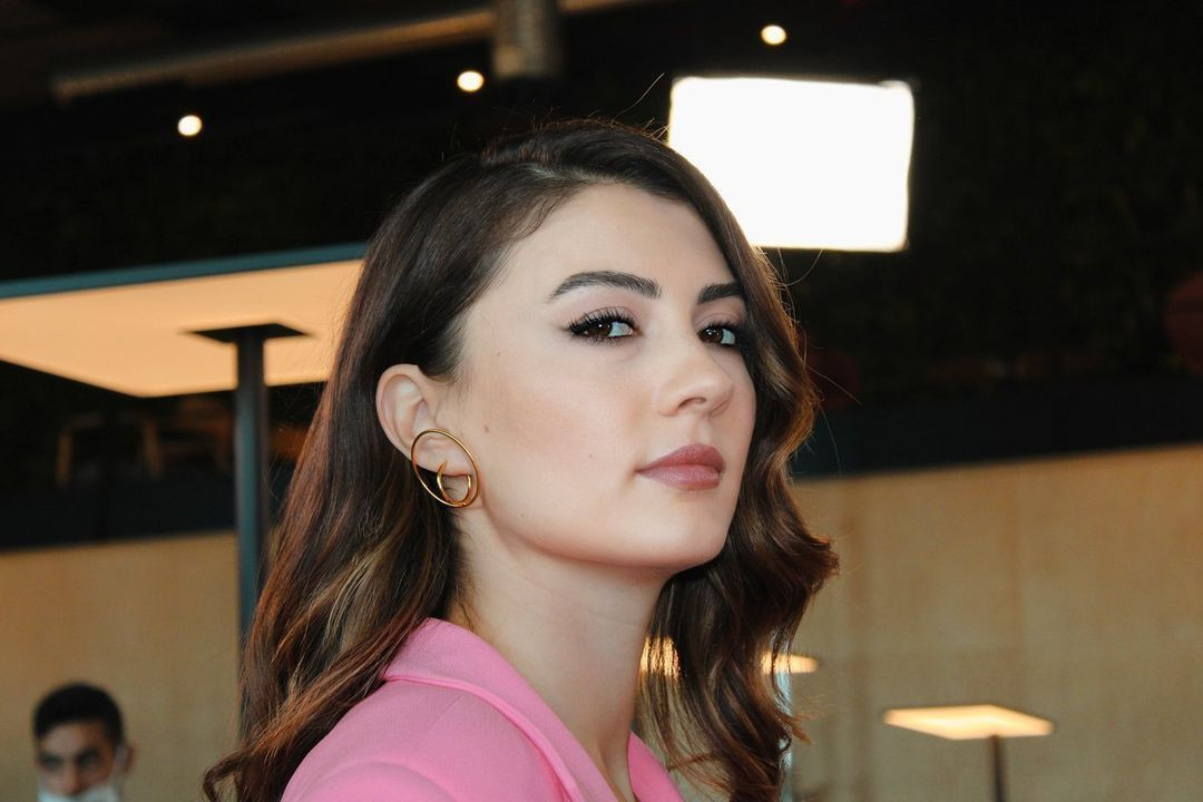 Burcu Özberk küçük bikinisiyle güneşin tadını çıkardı! Tatilde hayran bıraktı - Sayfa 33