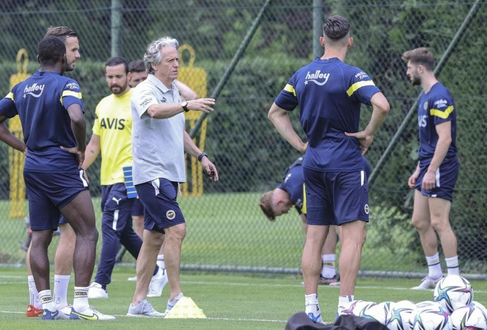 Fenerbahçe'de Jorge Jesus'tan özel turnuva isteği! Galatasaray ve Beşiktaş ile oynamak istiyor - Sayfa 4