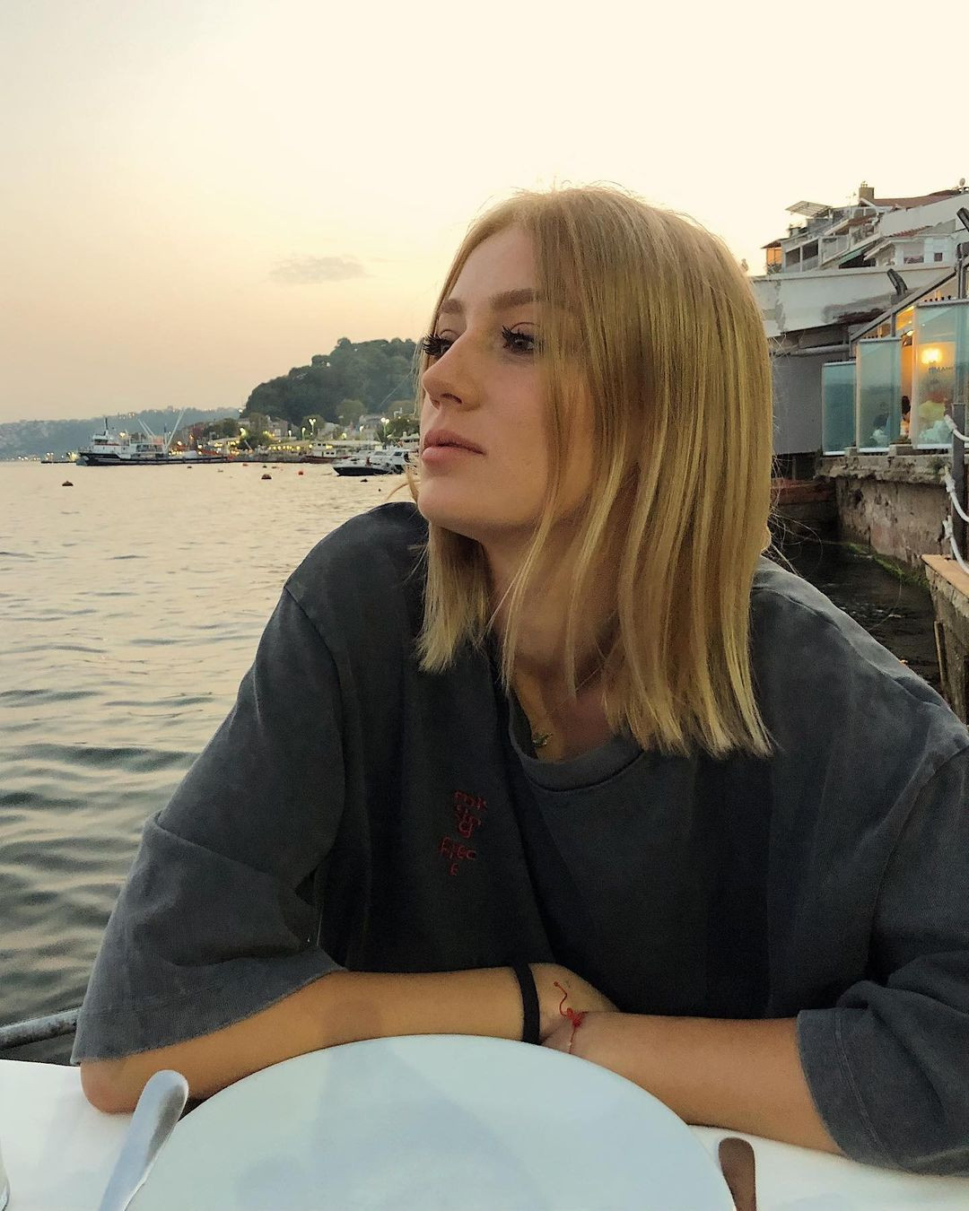 Gizem Karaca'nın son pozu sosyal medyada olay oldu! - Sayfa 13