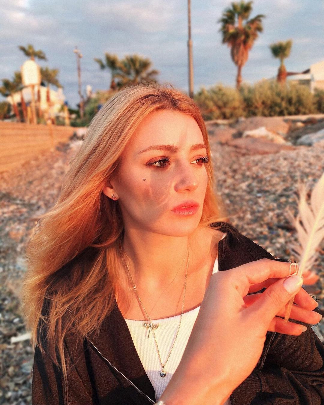 Gizem Karaca'nın son pozu sosyal medyada olay oldu! - Sayfa 14