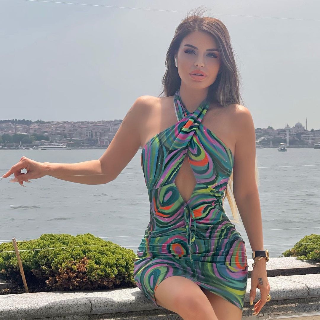 Erotik paylaşımlarla para kazanıyorlar! Ebru Polat da Onlyfans'a girdi - Sayfa 12