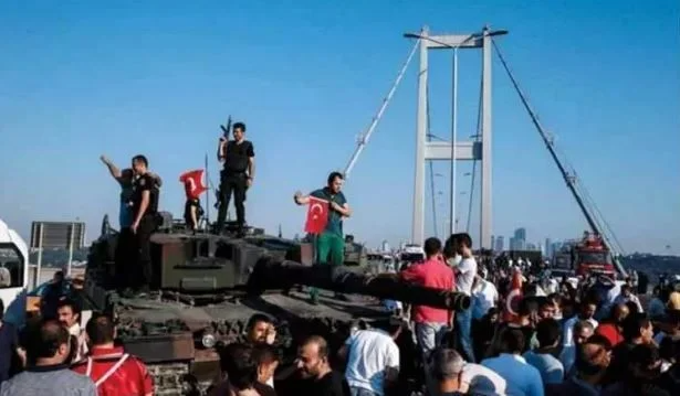 15 Temmuz gecesine ait en çarpıcı 29 fotoğraf! - Sayfa 19