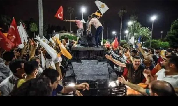 15 Temmuz gecesine ait en çarpıcı 29 fotoğraf! - Sayfa 20