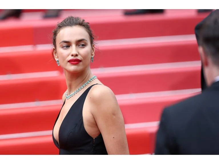 Rus model Irina Shayk'a 'Z' harfi tepkisi! Putin'i desteklemekle suçlandı - Sayfa 1