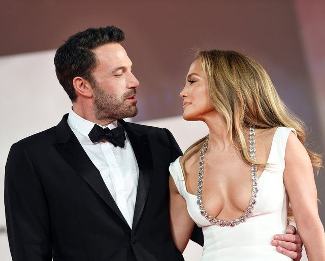 20 yıl sonra gelen mutluluk! Jennifer Lopez ile Ben Affleck evlendi! - Sayfa 1