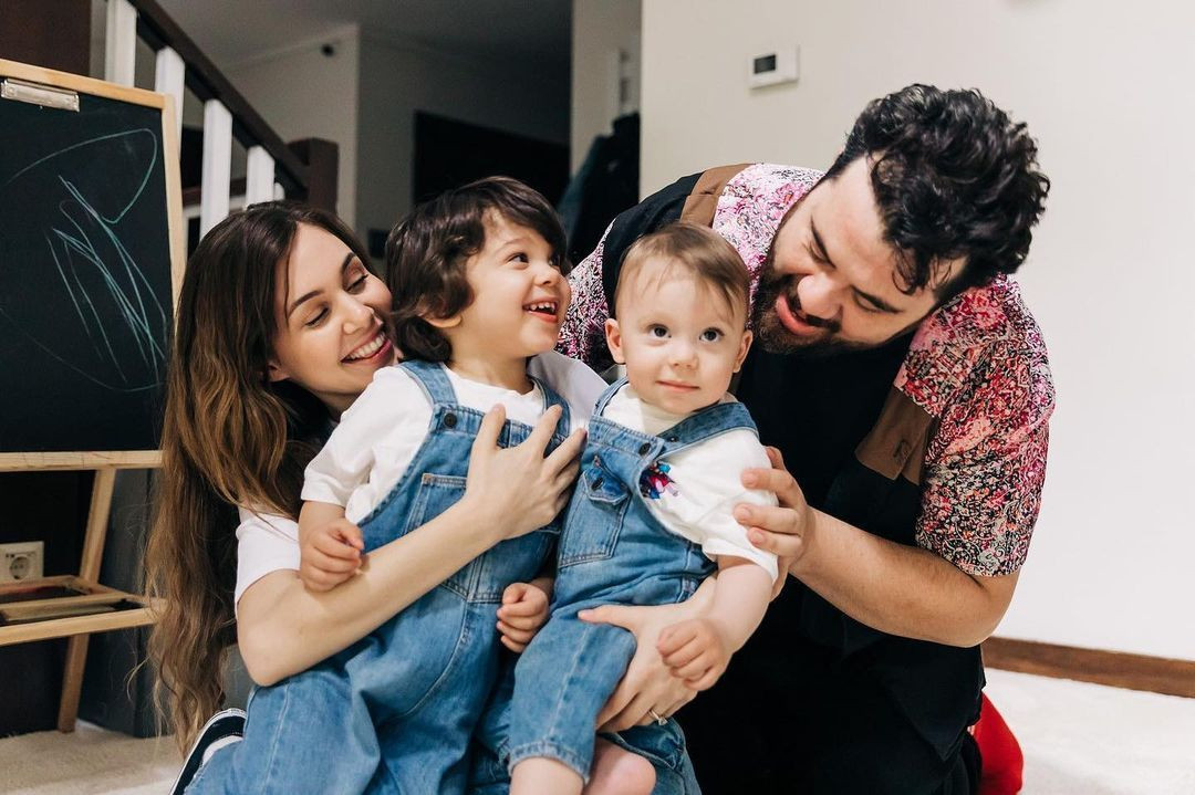 Eser Yenenler'in eşi Berfu bikinili poz verdi! "Ah Eser, ne şanslısın" - Sayfa 4