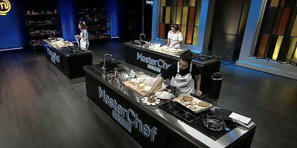 MasterChef'te görülmemiş hata! Mehmet Şef'ten azarı yedi: "Pudra şekeri diye tuz atmışsın" - Sayfa 4