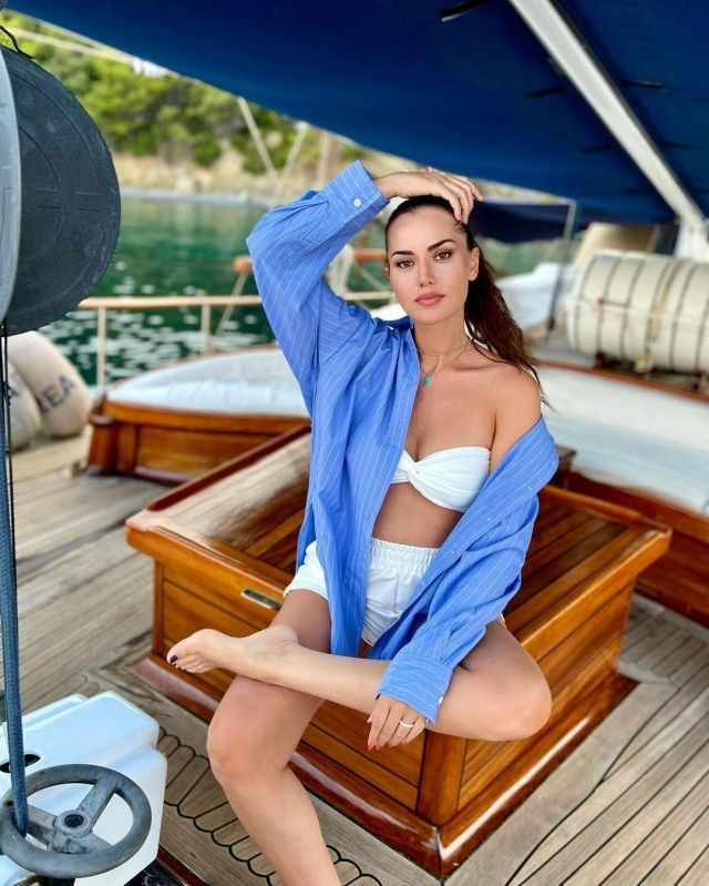 Fahriye Evcen bikinili pozlarını paylaştı! Sosyal medya yıkıldı! - Sayfa 3