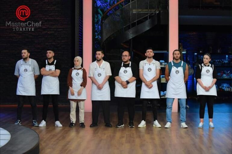 MasterChef Türkiye'de yarışmacı yasağı deldi; Mehmet Şef küplere bindi! Azar yemekten kurtulamadı... - Sayfa 2