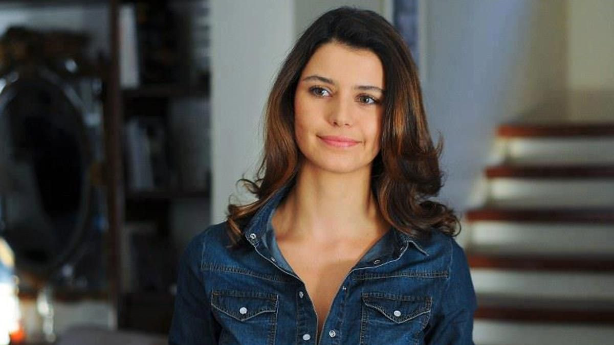 Beren Saat'in o görüntüsü hayranlarını korkuttu! Güzel isim sette kaza mı geçirdi? - Sayfa 11