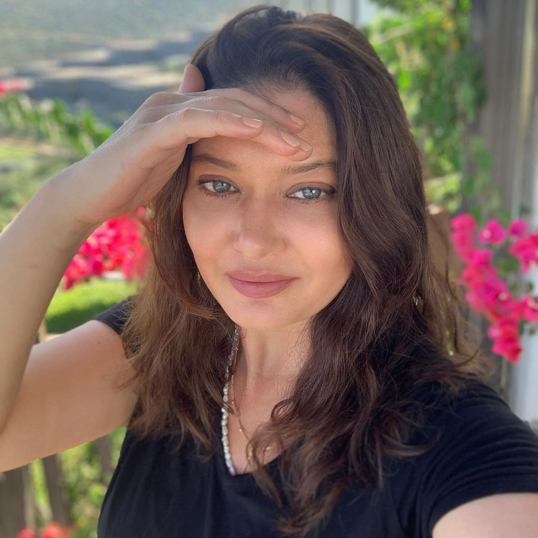 Nurgül Yeşilçay'dan olay tatil pozları! "Yıllara meydan okuyorsun" - Sayfa 2